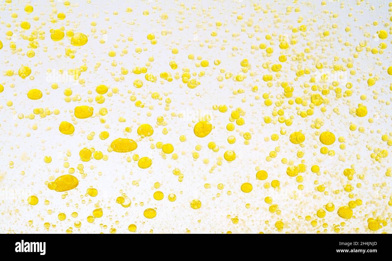 Oil circle bubble collagen hi-res stock photography and images - Alamy