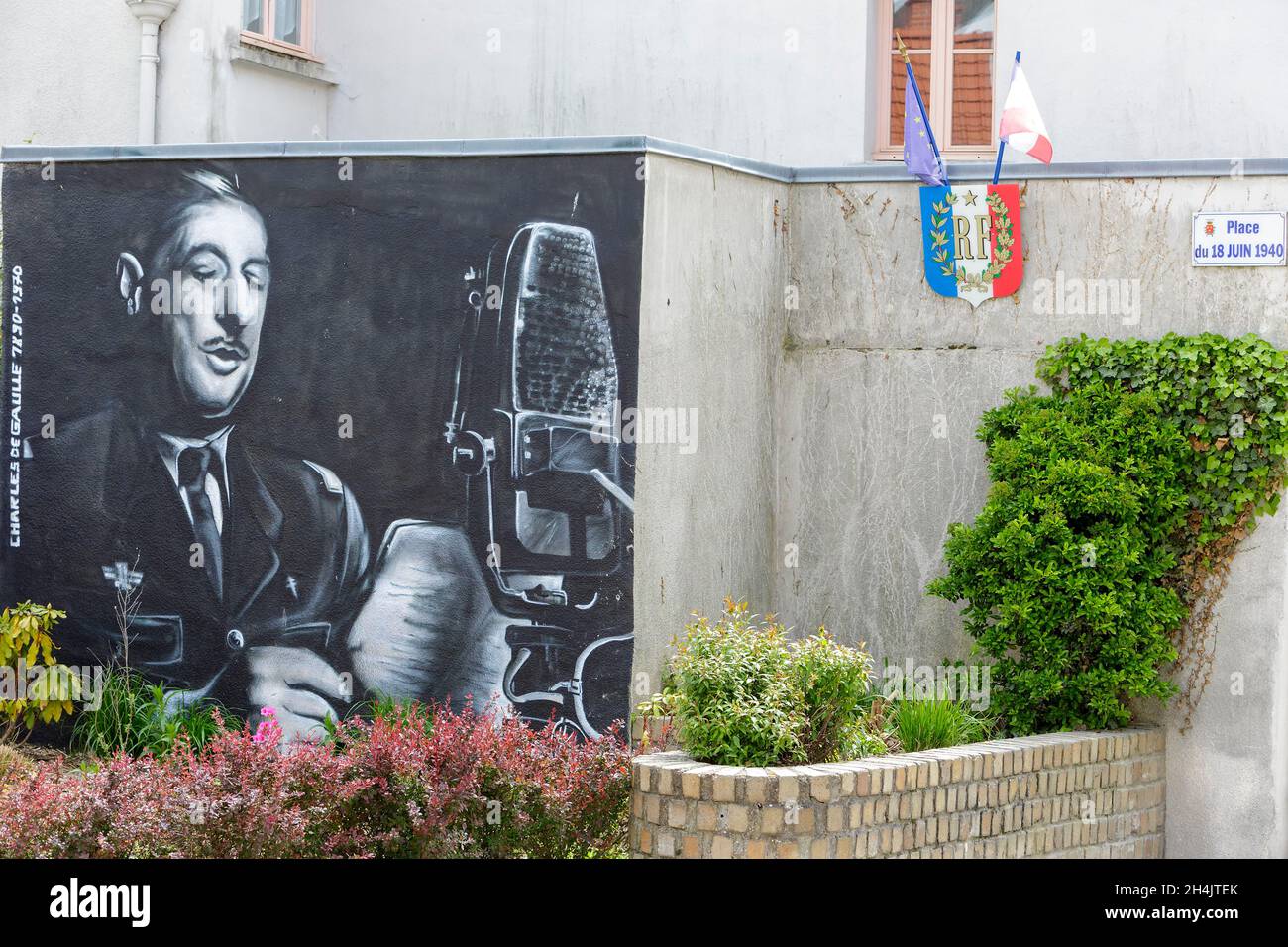 France, Pas de Calais, Cote d'Opale, Etaples, mural representing General De Gaulle during the 18th of June 1940 call to the french people Stock Photo