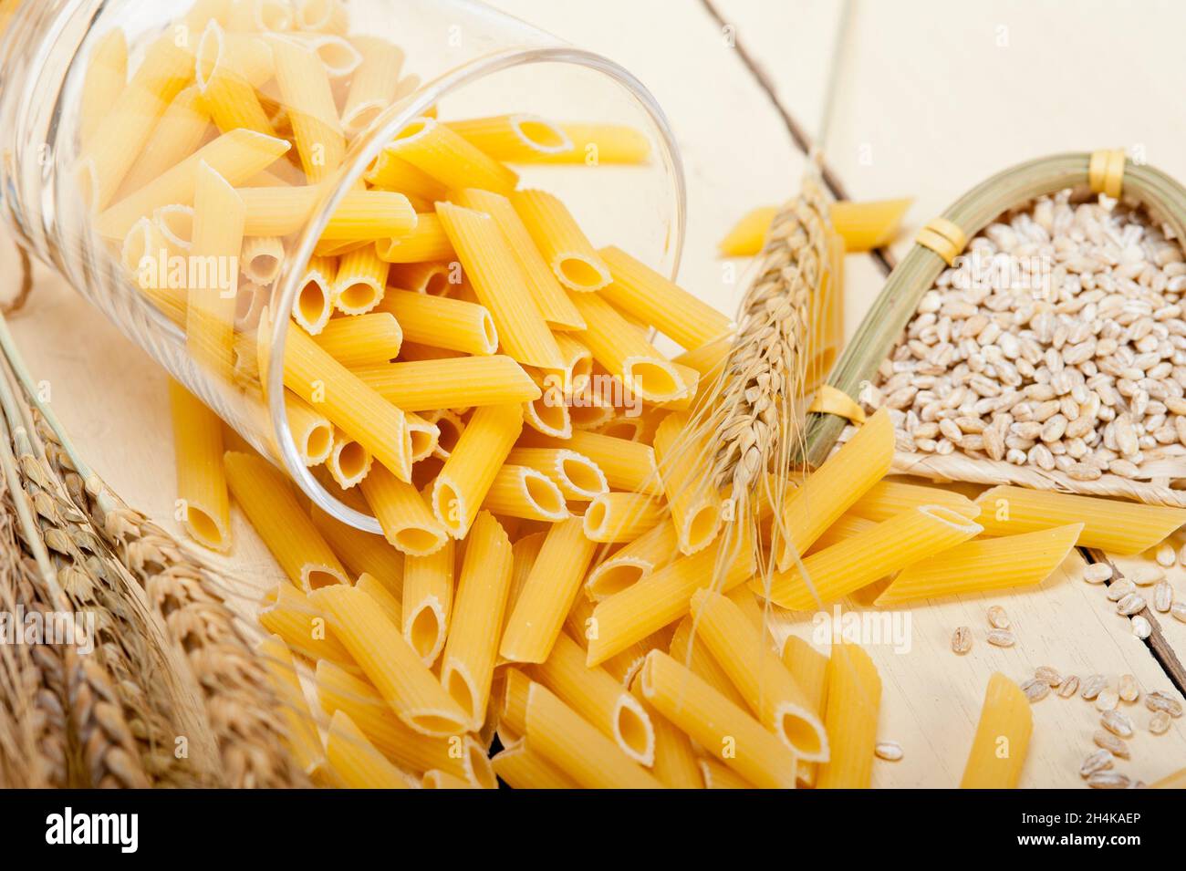 Pasta grains hi-res stock photography and images - Alamy