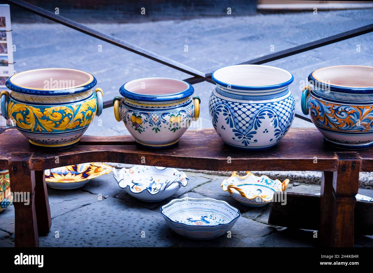 Tuscany italy ceramic painted pottery hires stock photography and