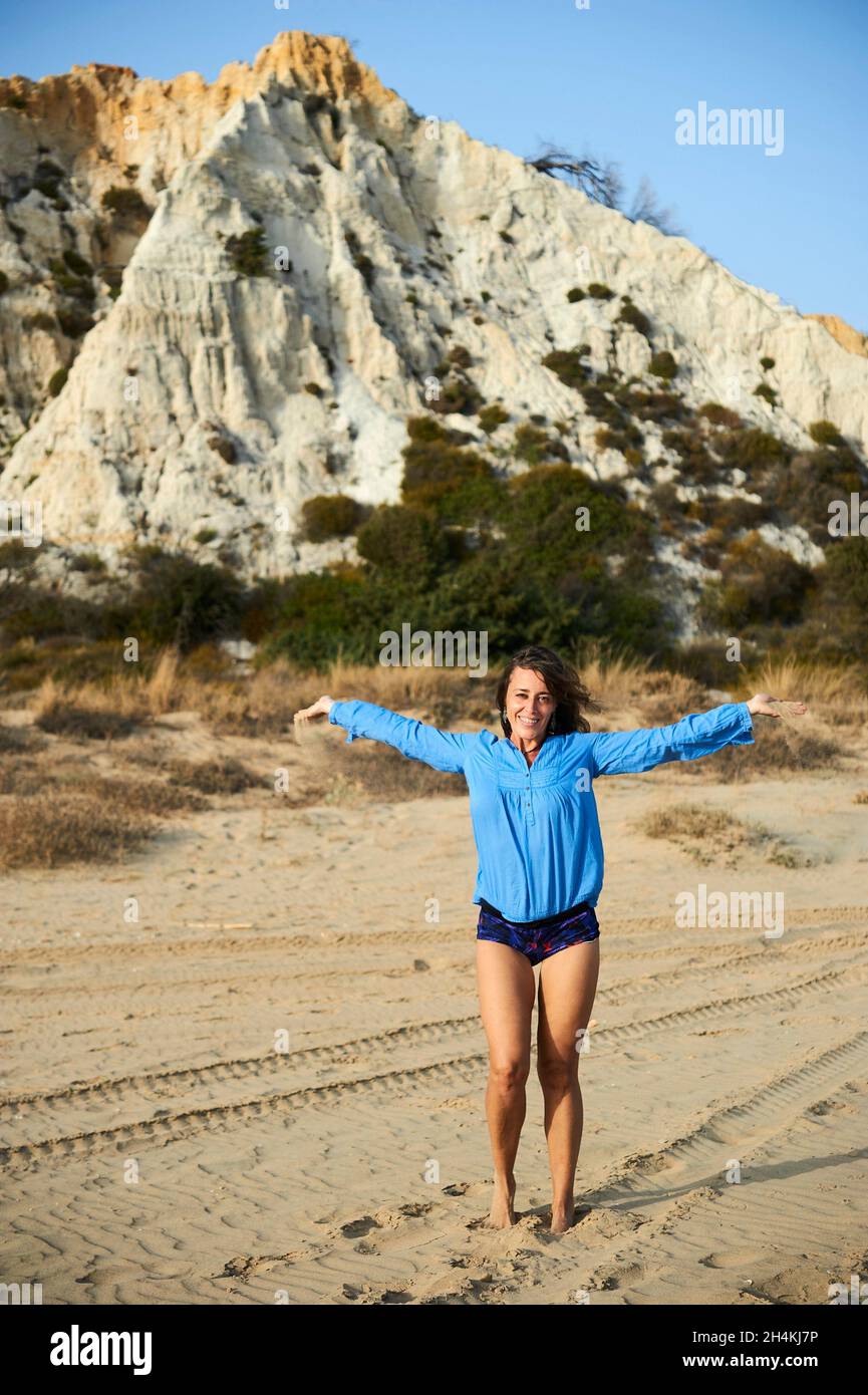 Mature woman on beach summer hi-res stock photography and images - Alamy