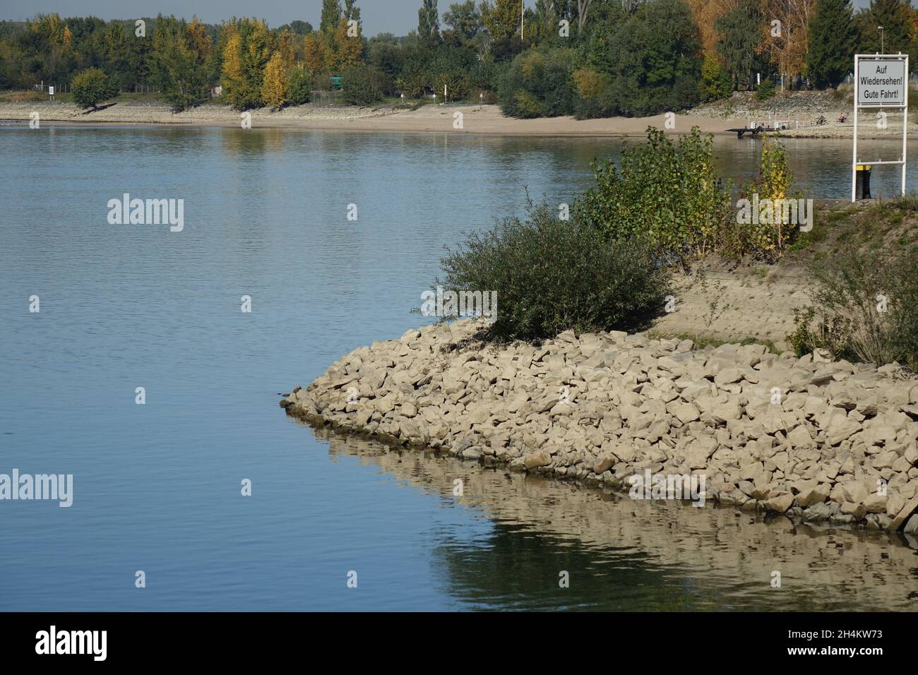 Oppenheim Rhine harbour and riverbed on a sunny autumn day (sign: Goodbye and good journey), Oppenheim, Rhineland Palatinate, Germany Stock Photo