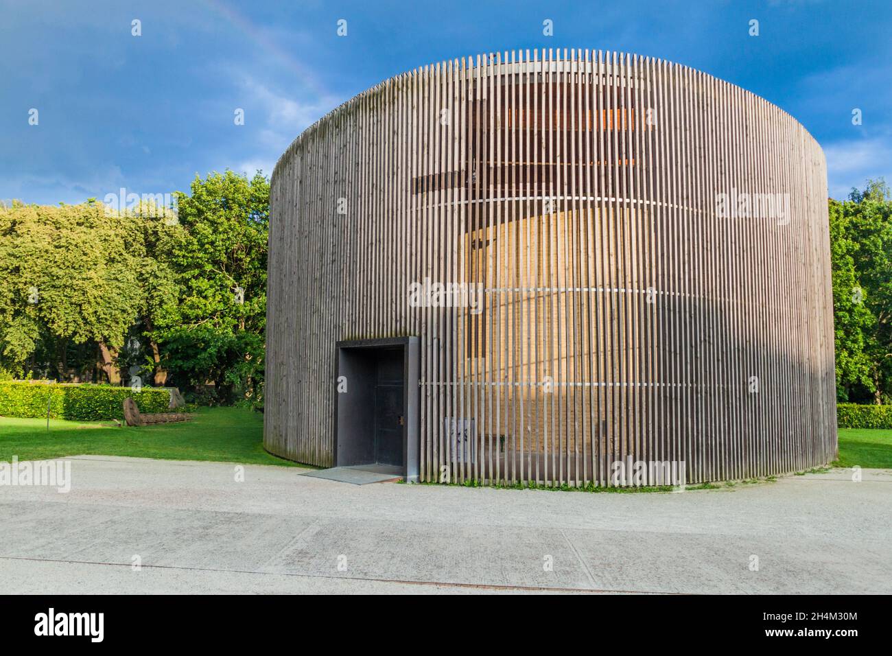 Chapel Reconciliation Berlin Wall Memorial Hi res Stock Photography And chapel-reconciliation-berlin-wall-memorial-hi-res-stock-photography-and
