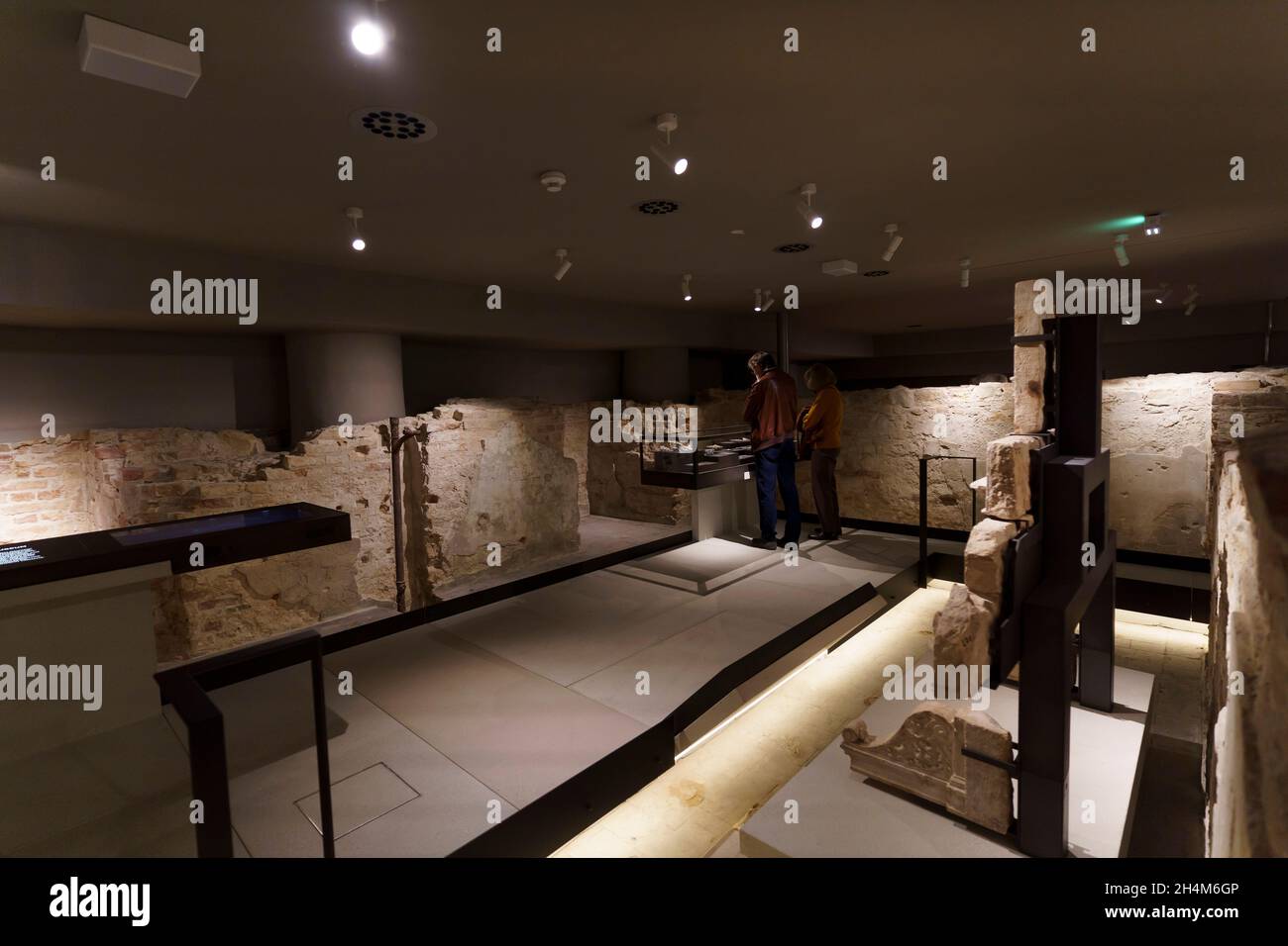 Schlosskeller hi-res stock photography and images - Alamy