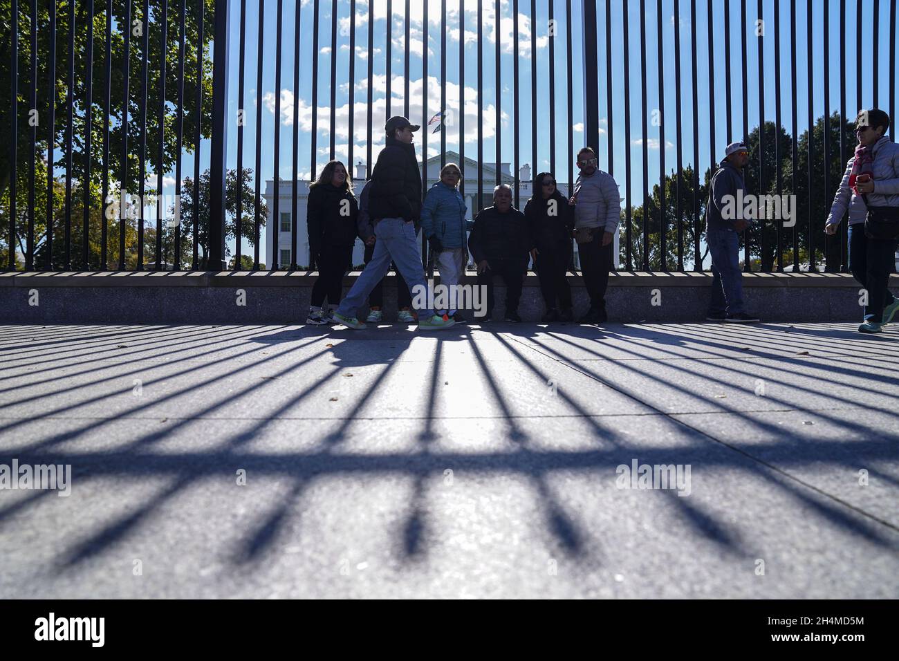 Visitors take photos walk hi-res stock photography and images - Alamy