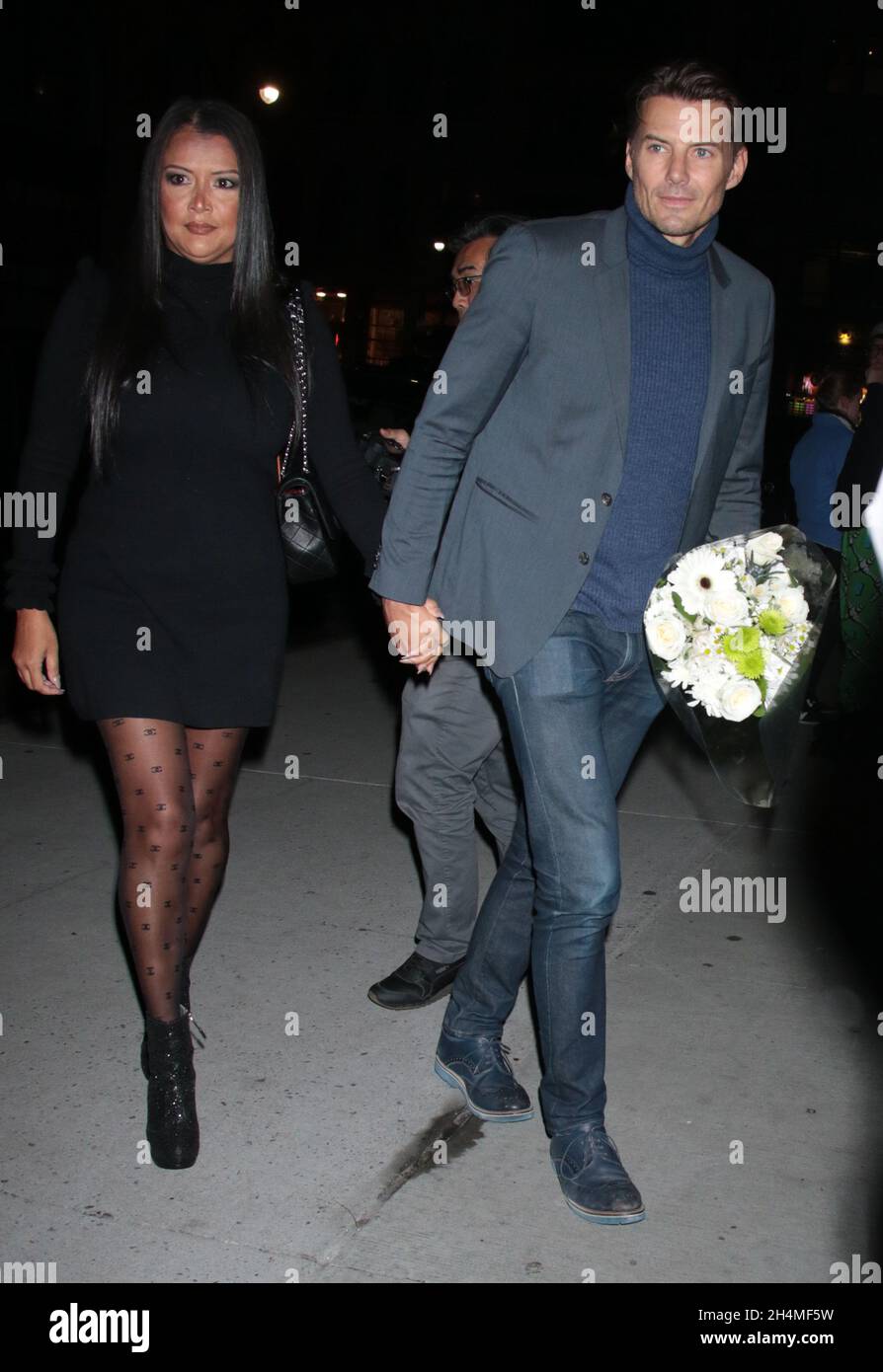 Zero bond hi-res stock photography and images - Alamy