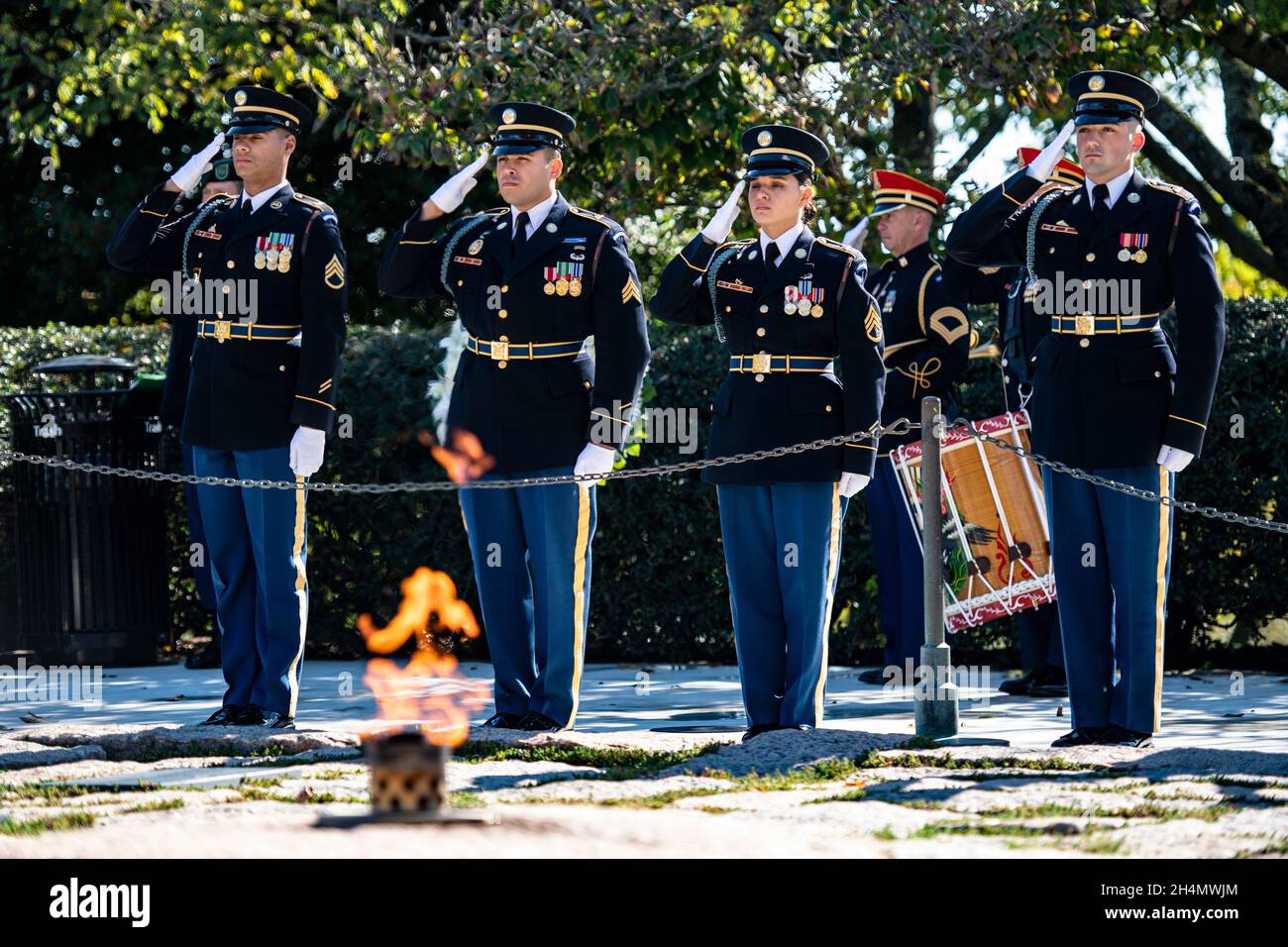 Arlington, United States Of America. 03rd Nov, 2021. Arlington, United States of America. 03 November, 2021. Members of the 1st Special Forces Airborne Command, known as the Green Berets, hold a wreath-laying ceremony at the gravesite of President John F. Kennedy at Arlington National Cemetery November 3, 2021 in Arlington, Virginia. The ceremony commemorates Kennedy's contributions to the U.S. Army Special Forces. Credit: Elizabeth Fraser/U.S. Army/Alamy Live News Stock Photo