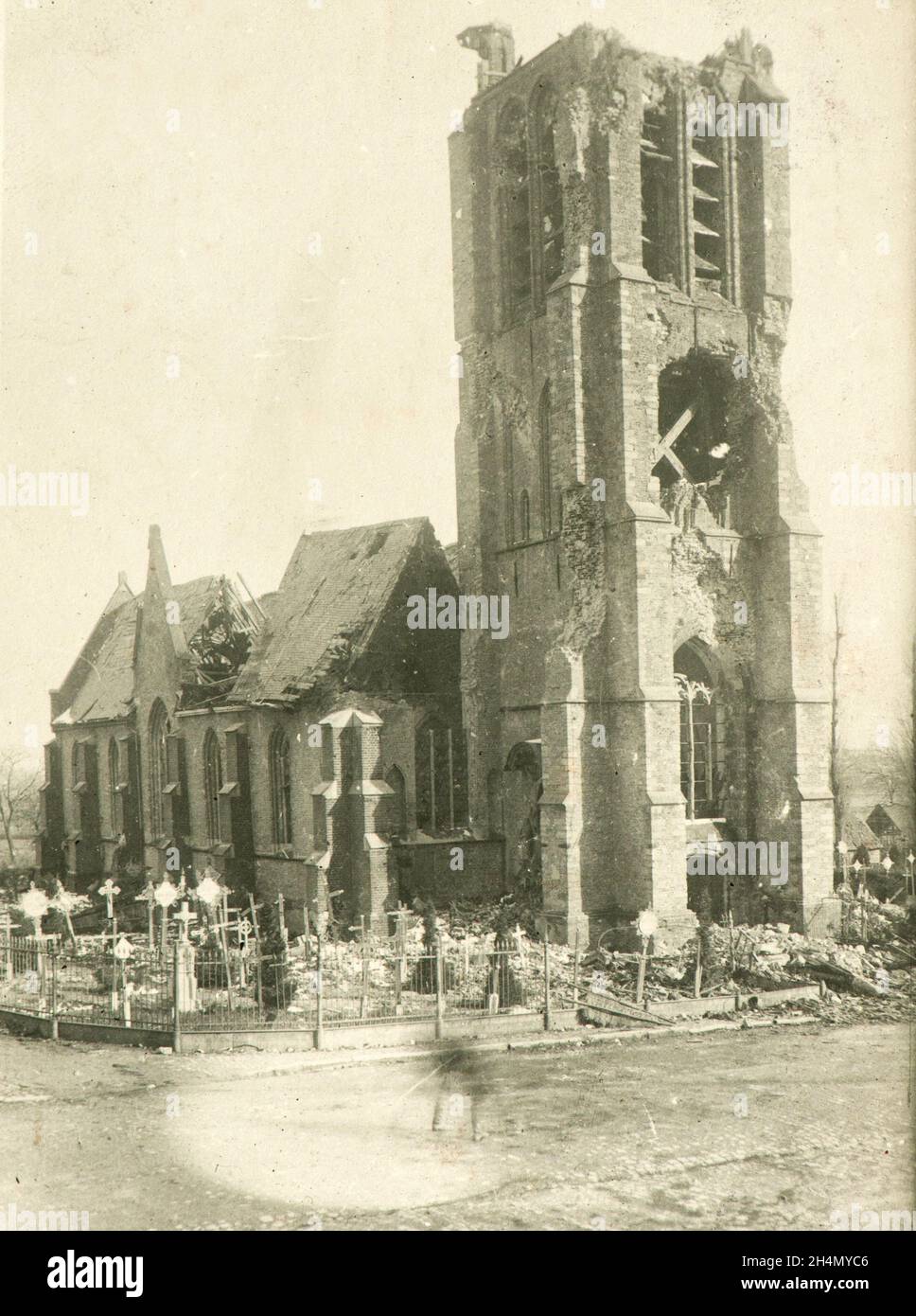 The church of Becelaere (Belgium) severely damaged after the fighting and comats during the first year of WWI Stock Photo