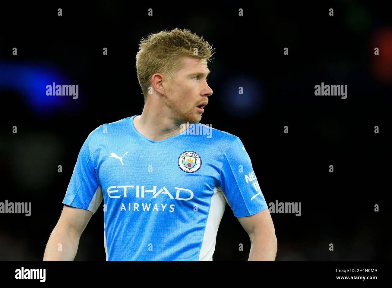 Kevin De Bruyne #17 of Manchester City Stock Photo - Alamy
