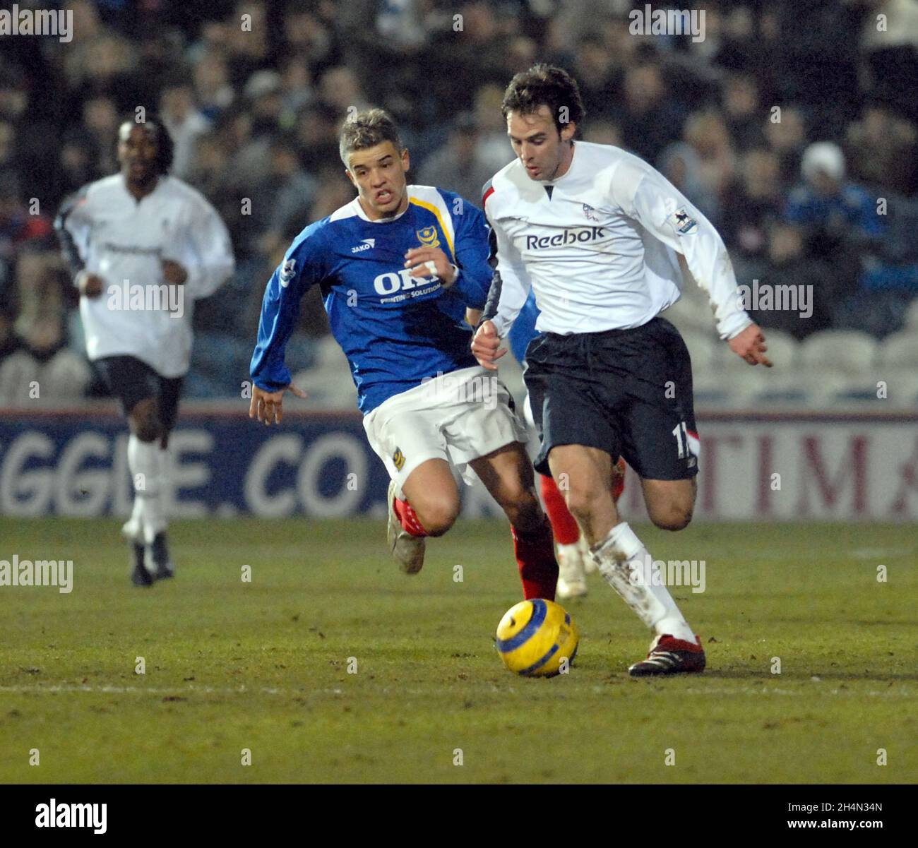 Portsmouth v Bolton 01/02/06 Andres D'Alessandro and Matt Jansen. Pic MIKE WALKER 2006 Stock Photo