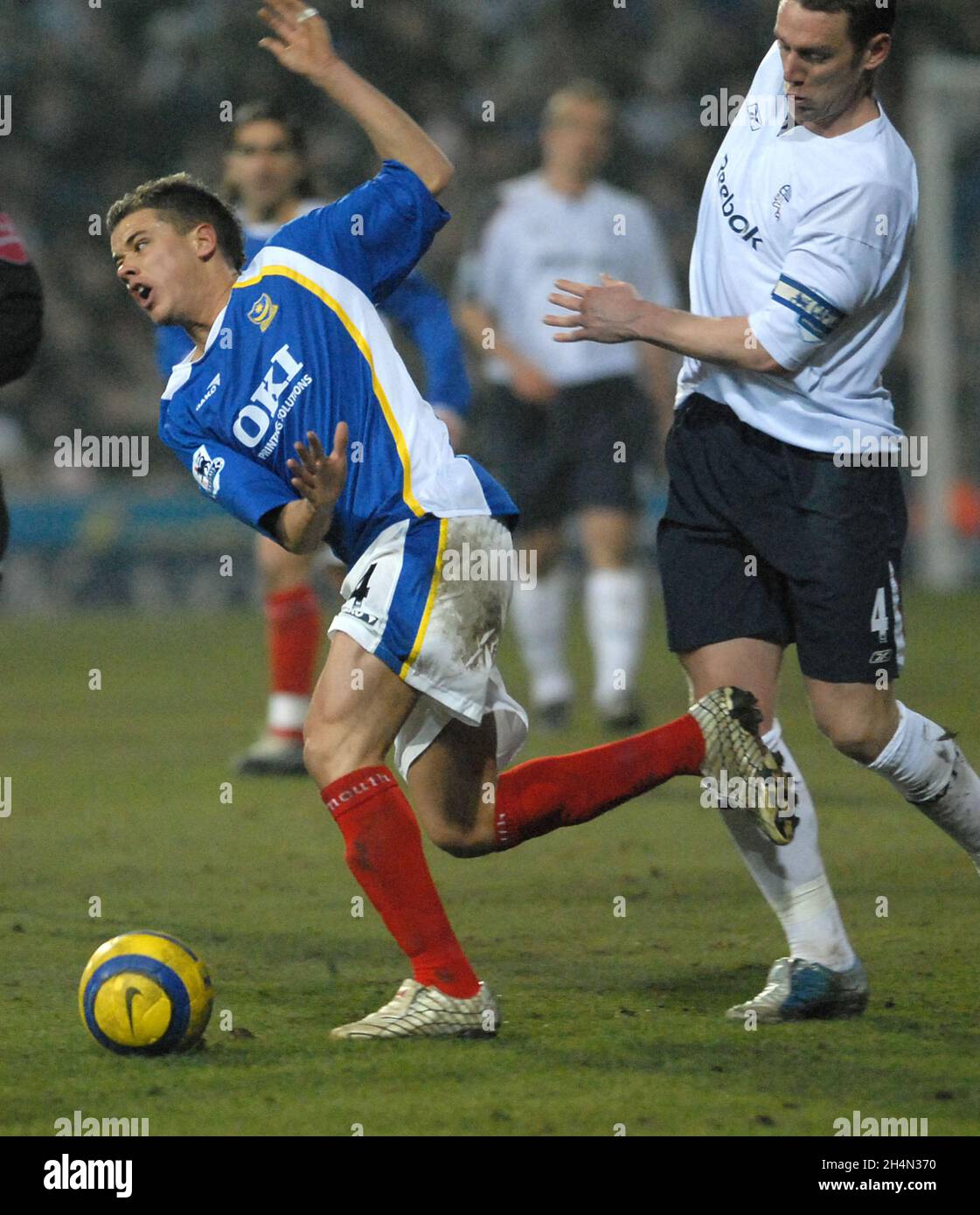 Portsmouth v Bolton 01/02/06 Andres D'Alessandro and Kevin Nolan. Pic MIKE WALKER 2006 Stock Photo