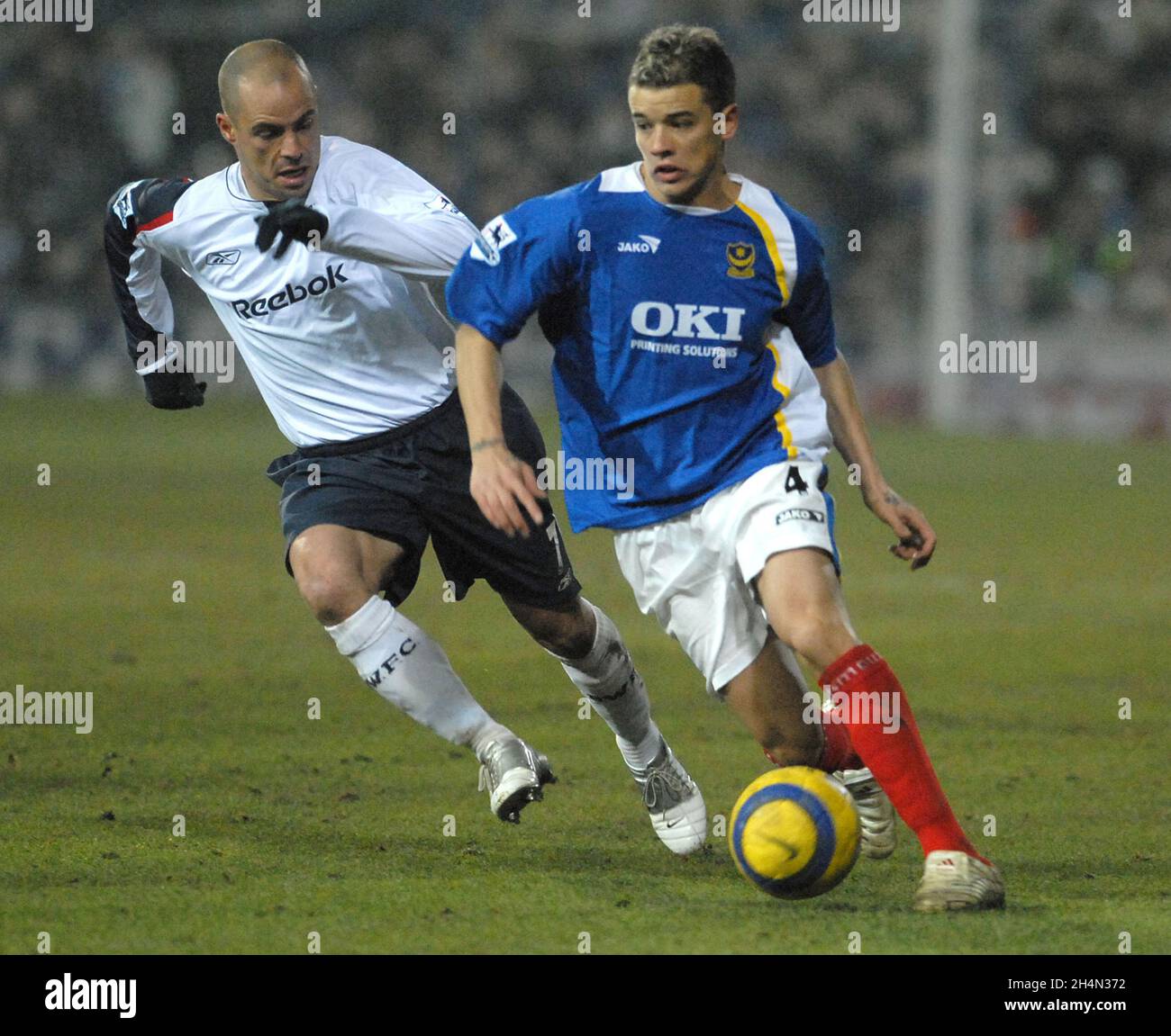 Portsmouth v Bolton Stelios Giannakopoulos and Andres D'Alessandro Pic MIKE WALKER 2006 Stock Photo