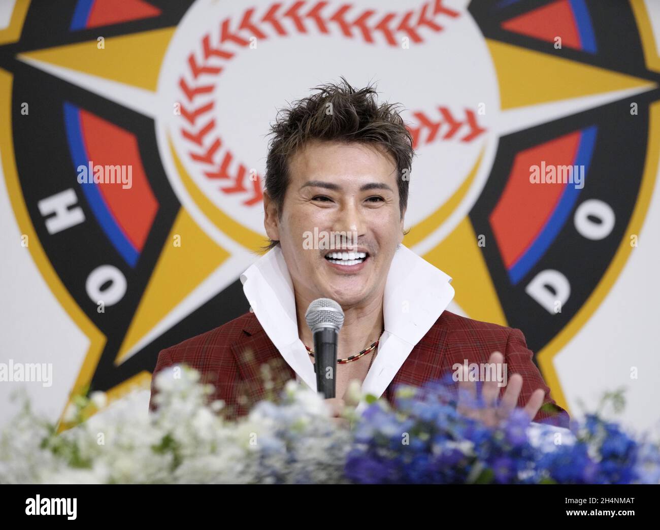 Nippon Ham Fighters manager Tsuyoshi Shinjo unveils his uniform change in a  ceremony after the final home game of the season at Sapporo Dome in  Hokkaido, northern Japan, on Sept. 28, 2022.