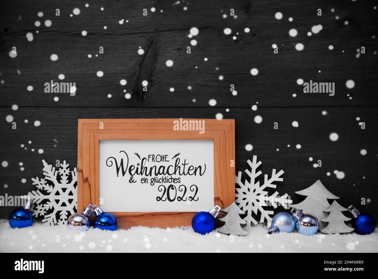 Nortwest In Christmas 2022 Tree, Glueckliches 2022 Mean Happy 2022, Cement Background, Snowflakes  Stock Photo - Alamy