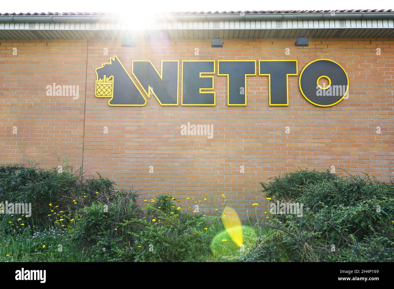 POLAND, BYDGOSZCZ - June 20, 2021: Logo Netto . European chain of local supermarkets of the Danish concern Salling Group Stock Photo
