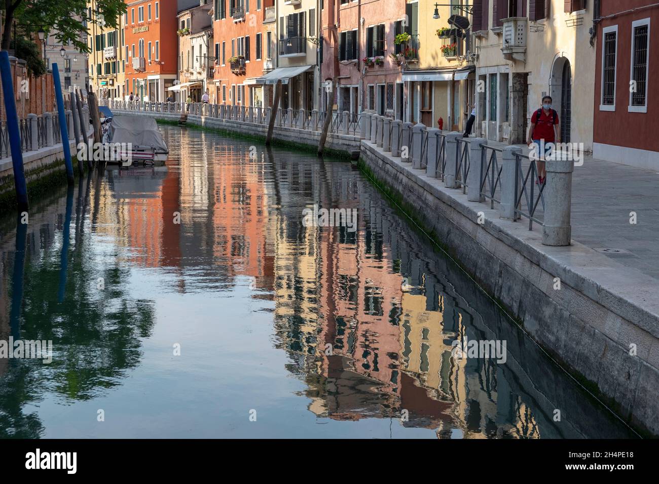 VENICE, ITALY:Reflections in a small canal in Venice Stock Photo - Alamy