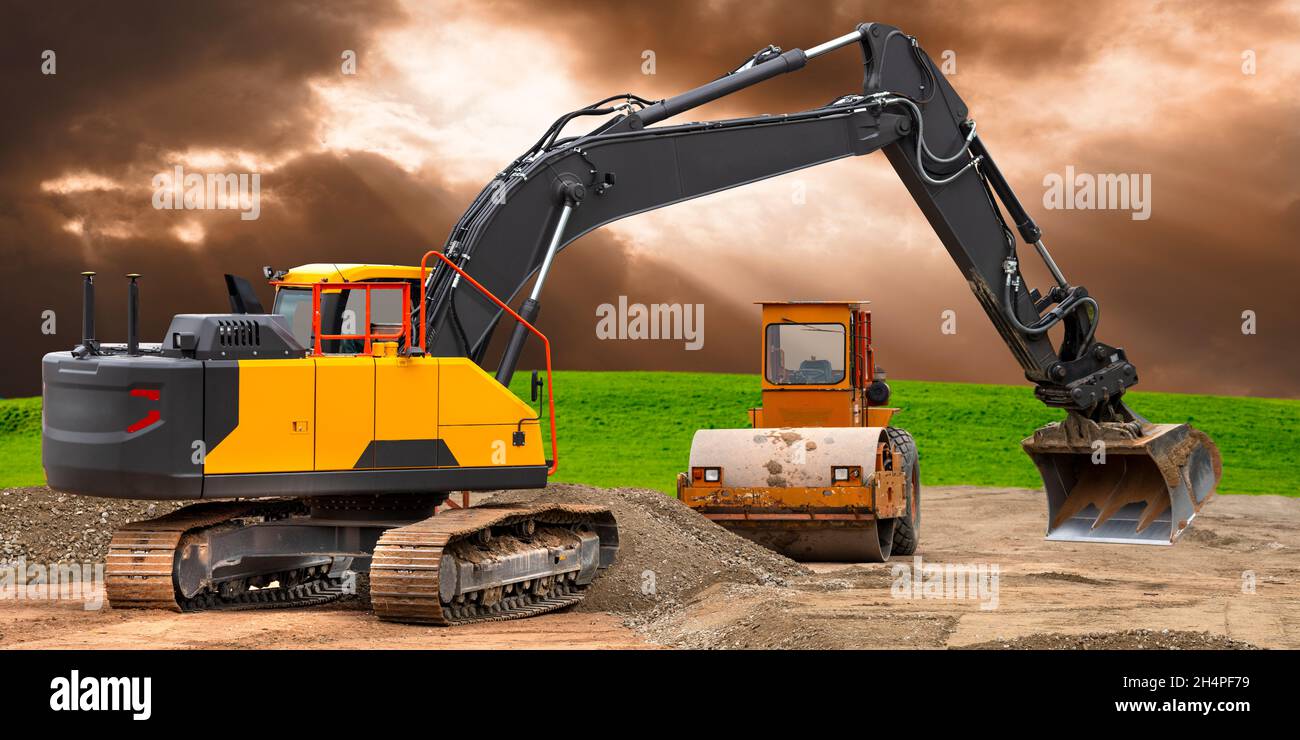 Backhoe excavator on truck hi-res stock photography and images - Alamy