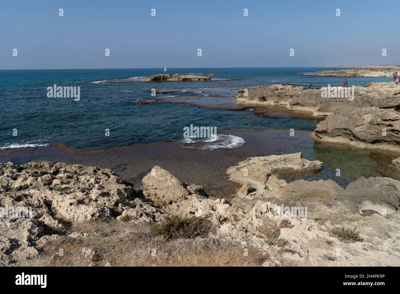 Tel Dor National Site An ancient port on Dor Beach Stock Photo - Alamy