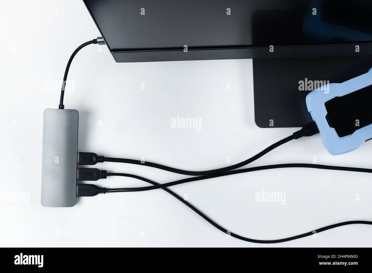 Adapter with connection of external hard drives connected to a