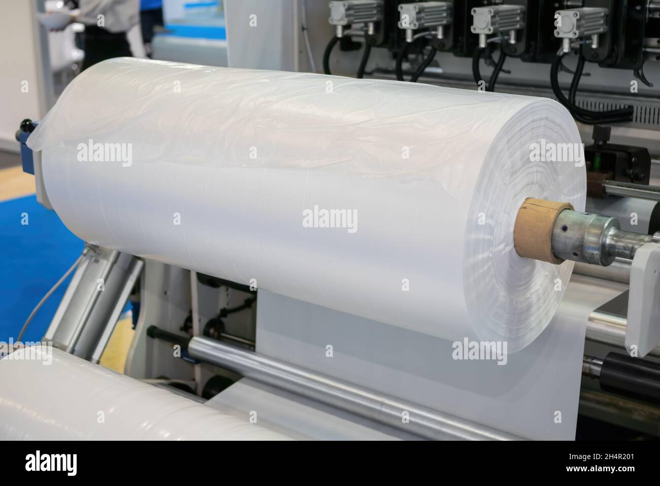 Automatic plastic bag making machine moving roller at recycling