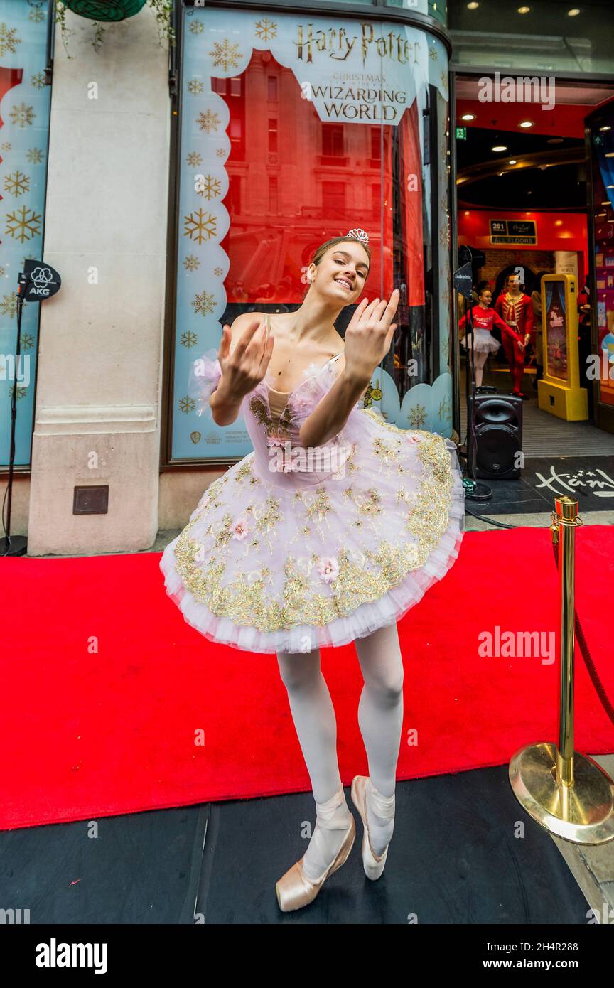London, UK. 4th Nov, 2021. Dancers from Pineapple Studios perform as ...