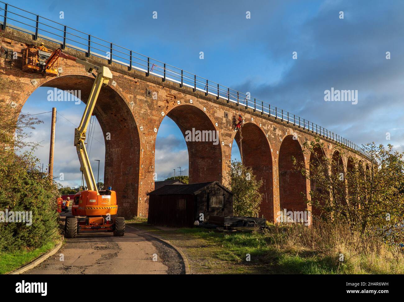 Montrose, Angus, Scotland, UK 3rd of November 2021: Working at height, rope access teams carrying a maintenance repairs to the Network Rail Rossie Viaduct. Bridge Reference: 090/275. Company AMCO-Giffen are working in partnership with the Network to carry out this project, which is to last for some months. Credit: Barry Nixon/Alamy Live News/Alamy Live News Stock Photo