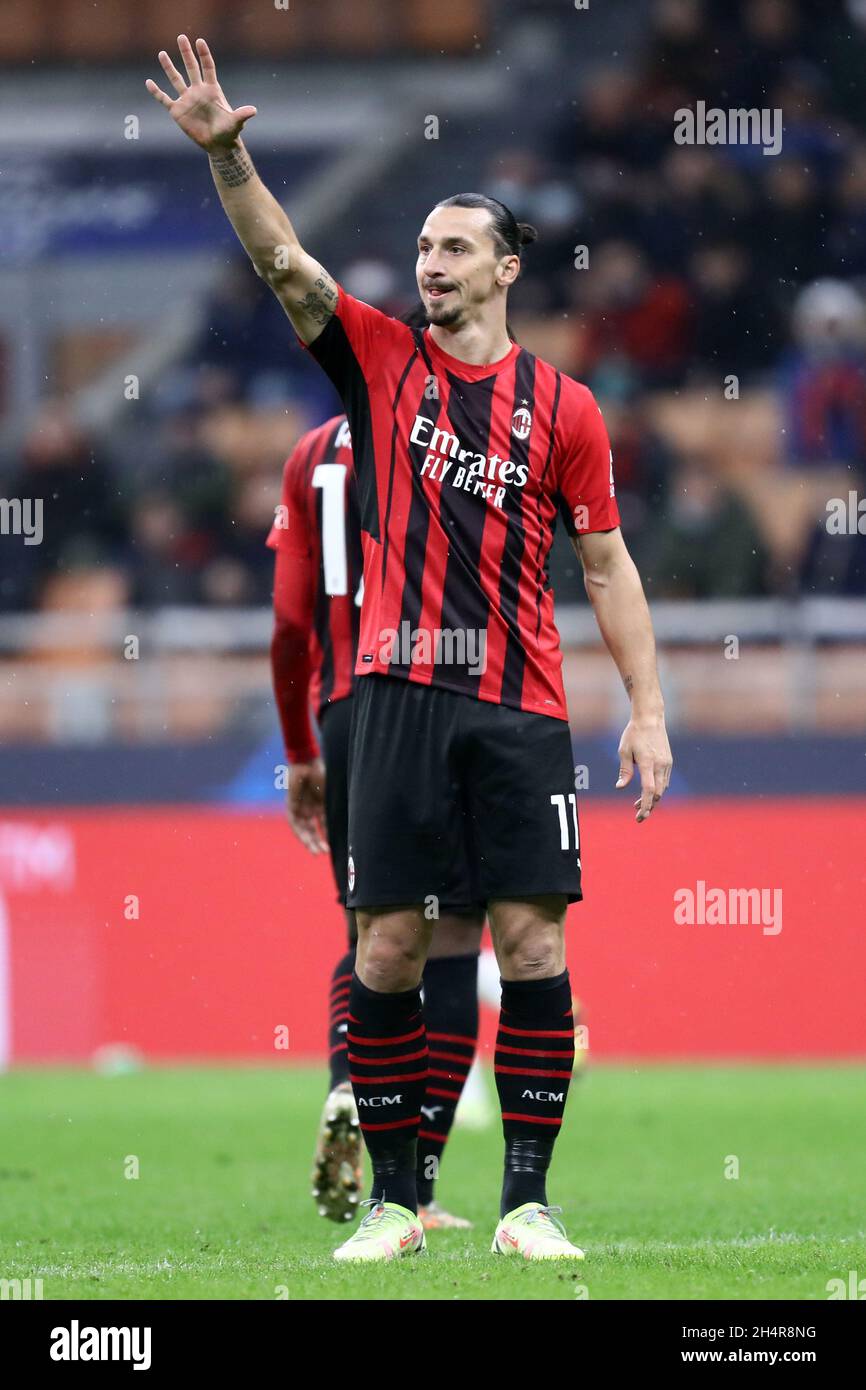 Zlatan Ibrahimovic of Ac Milan gestures during the Uefa Champions League  Group B match between Ac Milan and Fc Porto Stock Photo - Alamy