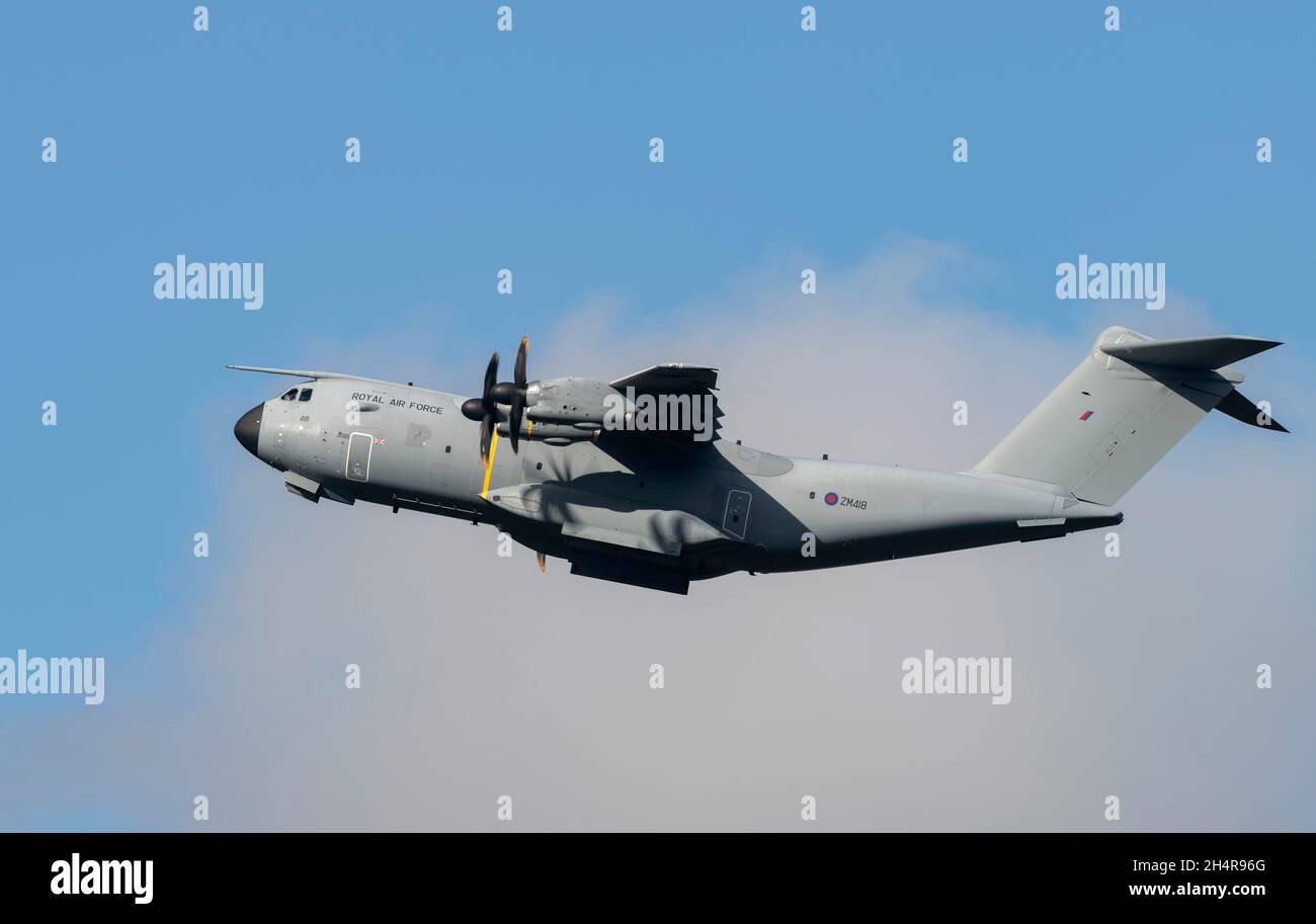RAF A400M Atlas ZM418, practice missed approaches at Welshpool Airport Stock Photo