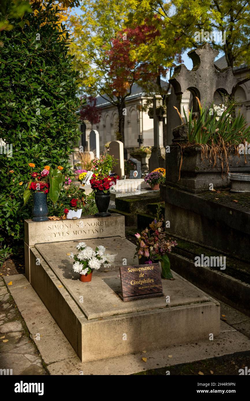 Yves Montand and Simone Signoret actors grave, Pere-Lachaise cemetery, Paris, France Stock Photo