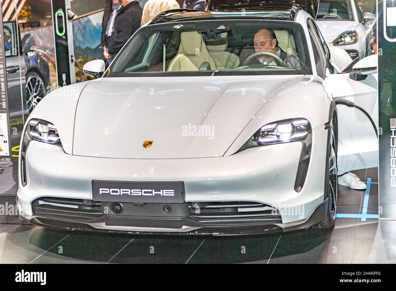 Porsche taycan 4 cross turismo hires stock photography and images Alamy