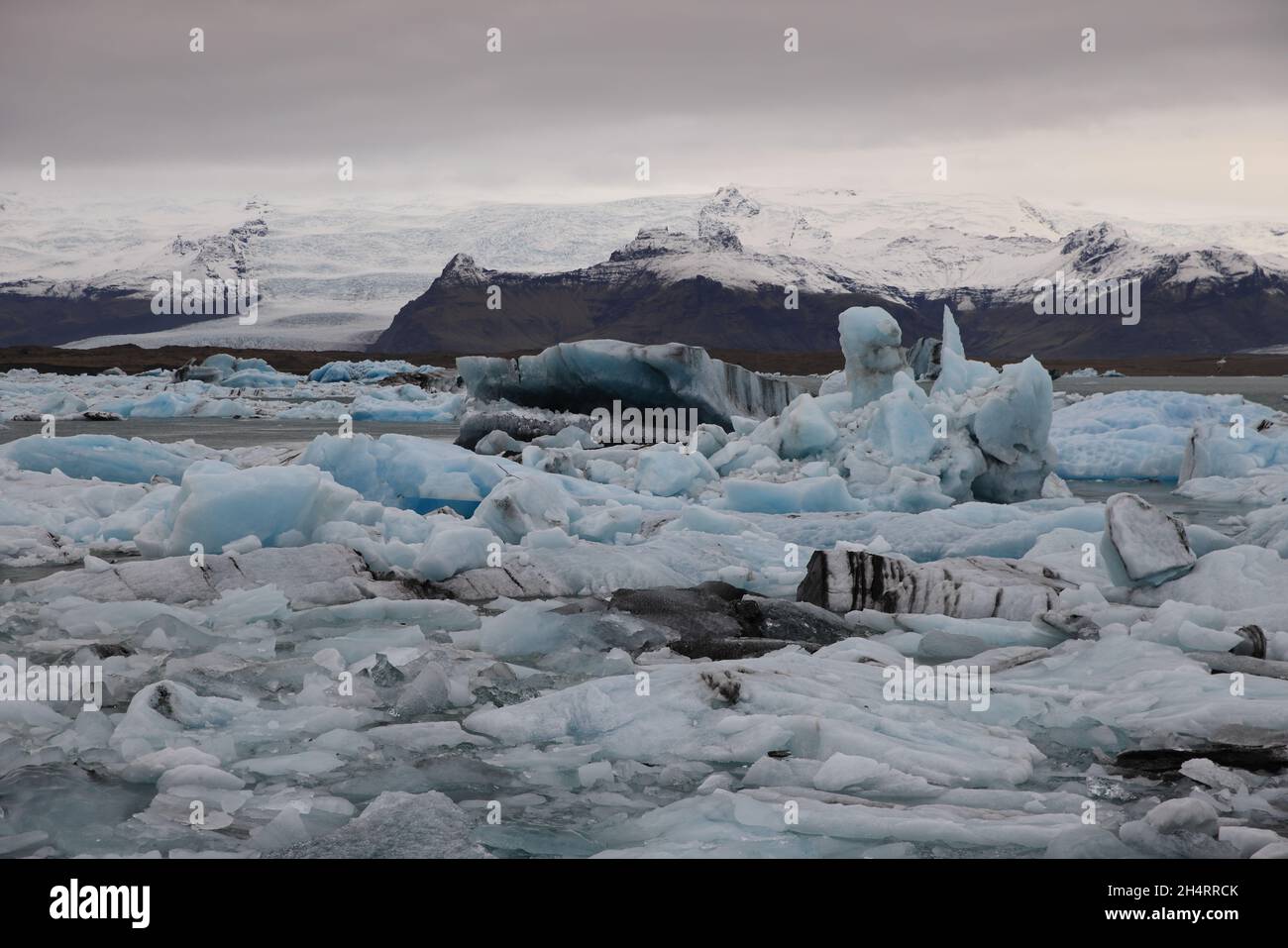 Beautiful view of icebergs in Jokulsarlon glacier lagoon, Vatnajokull National Park, Iceland Stock Photo