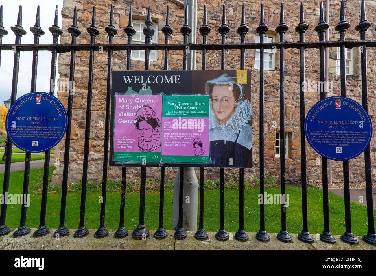 information-sign-for-mary-queen-of-scots-house-in-jedburgh-scottish