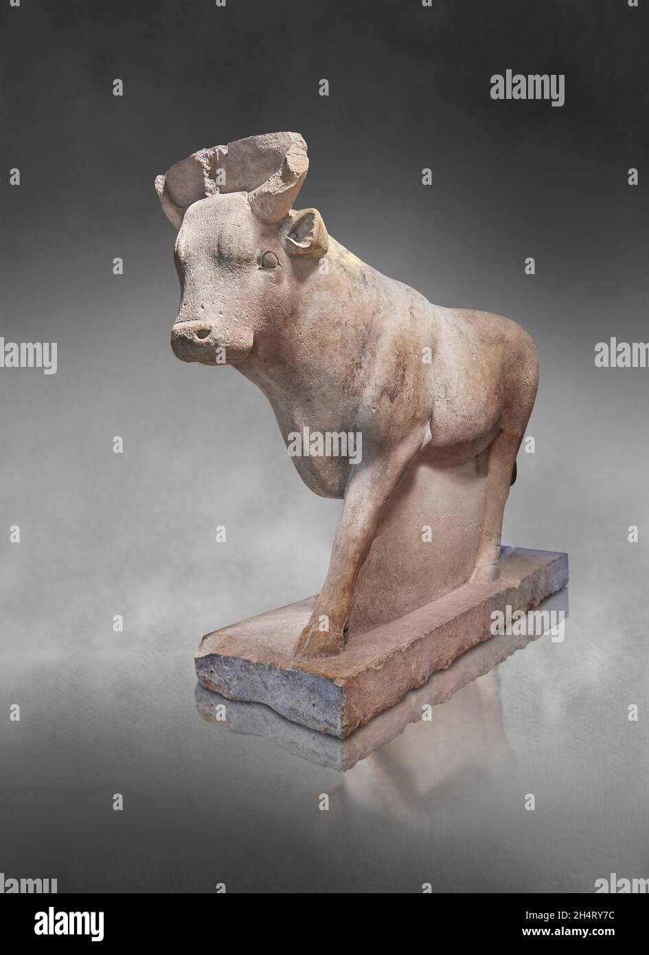 Bull god ancient egypt hi-res stock photography and images - Alamy