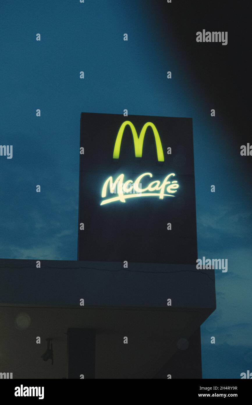 Mccafe logo hi-res stock photography and images - Alamy