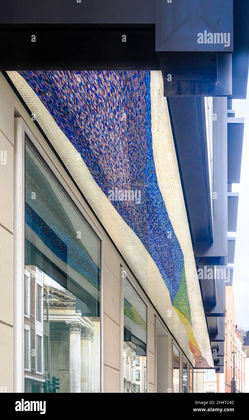 London, England, UK - Stream of spectrum tile mosaic soffit by Antoni Malinowski Stock Photo