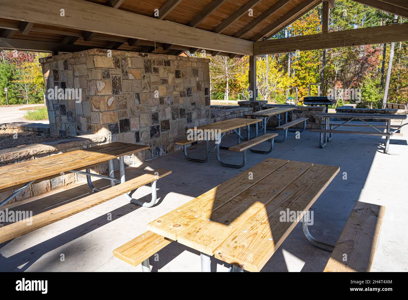 Picnic pavilion at Don Carter State Park beach on Lake Lanier in Gainesville, Georgia. (USA) Stock Photo