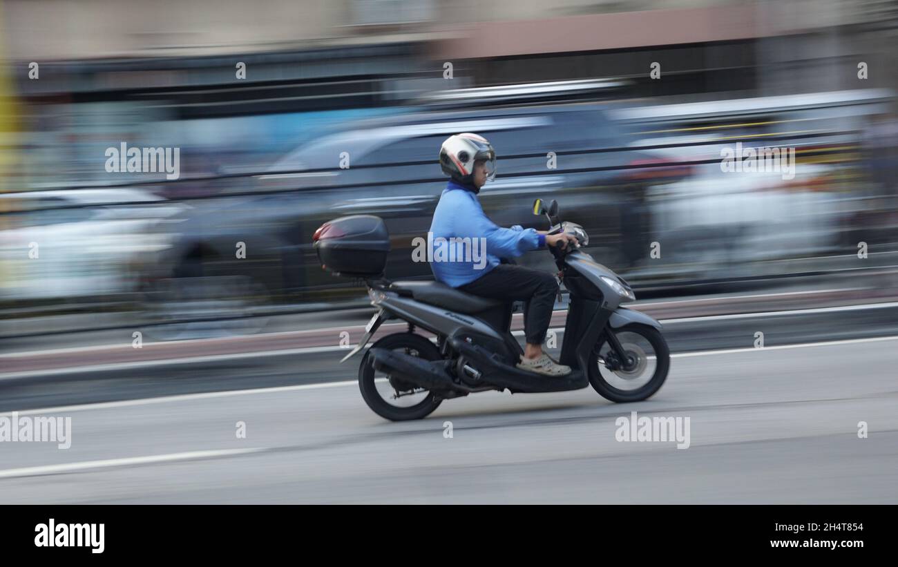 Panning shots of vehicles on the street of Espana, Manila Stock Photo