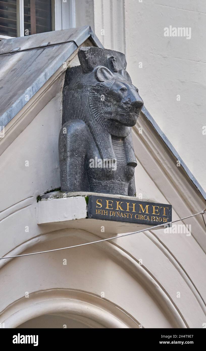 bust statue of sekmet outside sothebys auction house Stock Photo