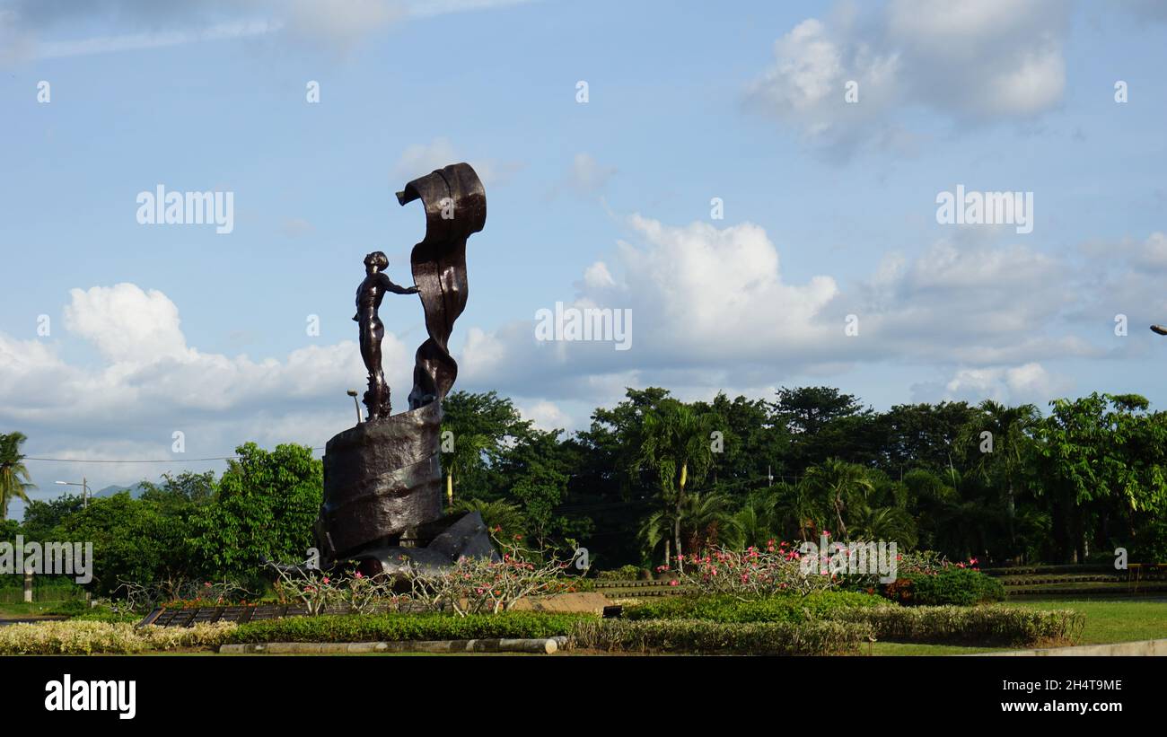 Oblation statue in UPLB Open University Stock Photo Alamy