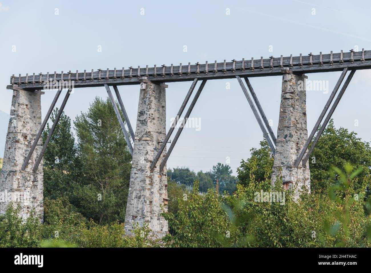 Roman Viaduct Rome Remains of an ancient Roman viaduct for water supply Stock Photo - Alamy