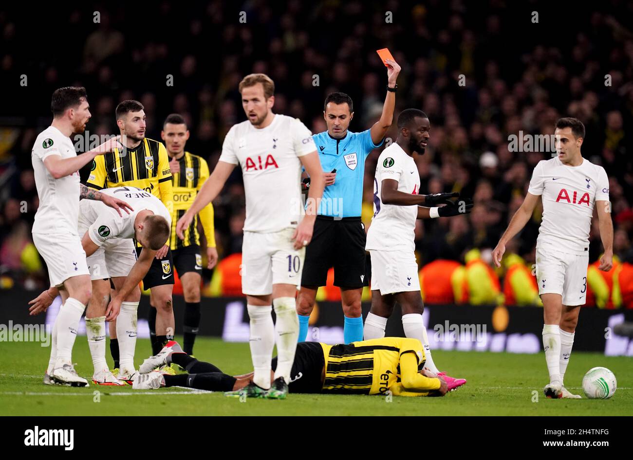 The referee shows Tottenham Hotspur's Cristian Romero a red card during the  UEFA Europa Conference League Group G match at Tottenham Hotspur Stadium,  London. Picture date: Thursday November 4, 2021 Stock Photo - Alamy