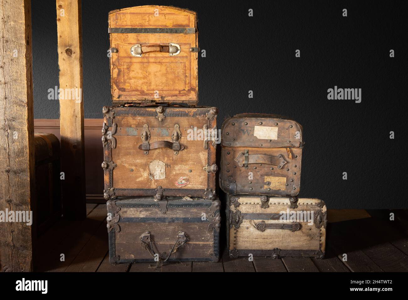 Steamer Trunk. An antique Steamer Trunk. Isolated on white. Room for text. Steamer  Trunks have been used as luggage for years to protect and move clot Stock  Photo - Alamy