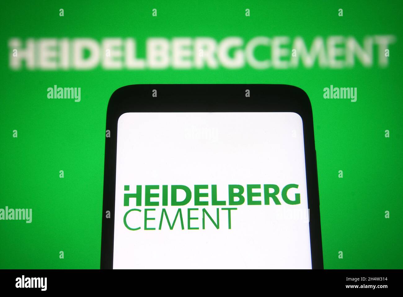Heidelbergcement logo hi-res stock photography and images - Alamy
