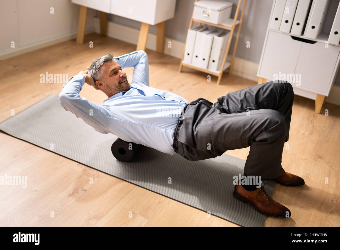Foam Roller Back Pain Treatment And Myofascial Release Stock Photo Alamy