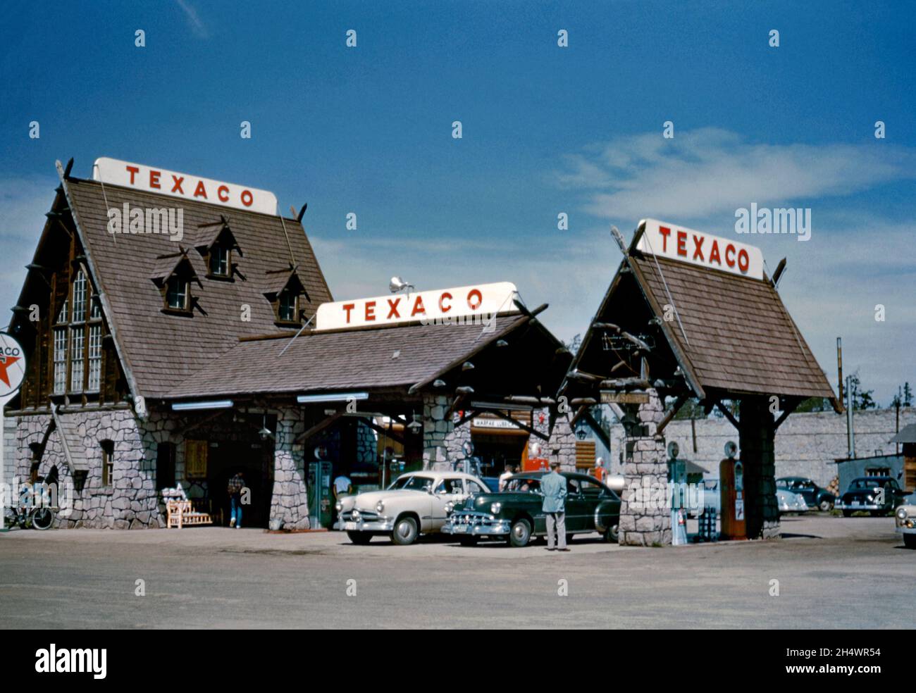 Texaco gas station 1950s hi-res stock photography and images Texaco gas station 1950s hi-res stock photography and images