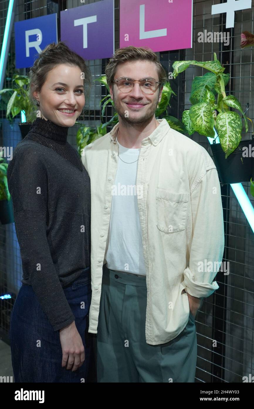Berlin, Germany. 04th Nov, 2021. Actors Dominique Devenport and Jannik Schümann of the historical series "Sisi" smile at the presentation of the new streaming platform RTL . Credit: Jörg Carstensen/dpa/Alamy Live News Stock Photo