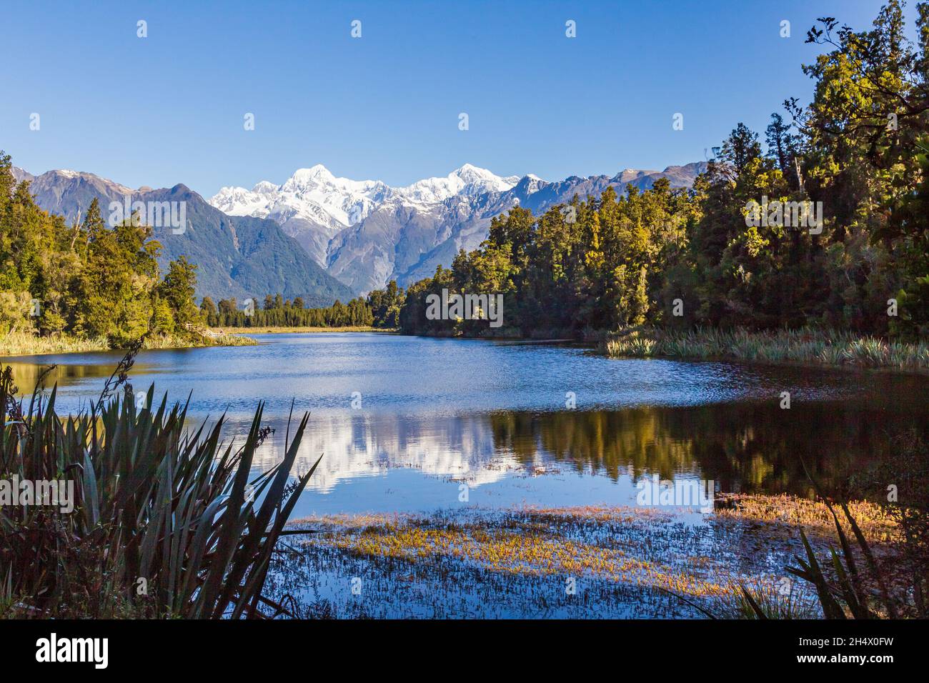 Lake matheson mirror new hi-res stock photography and images - Alamy