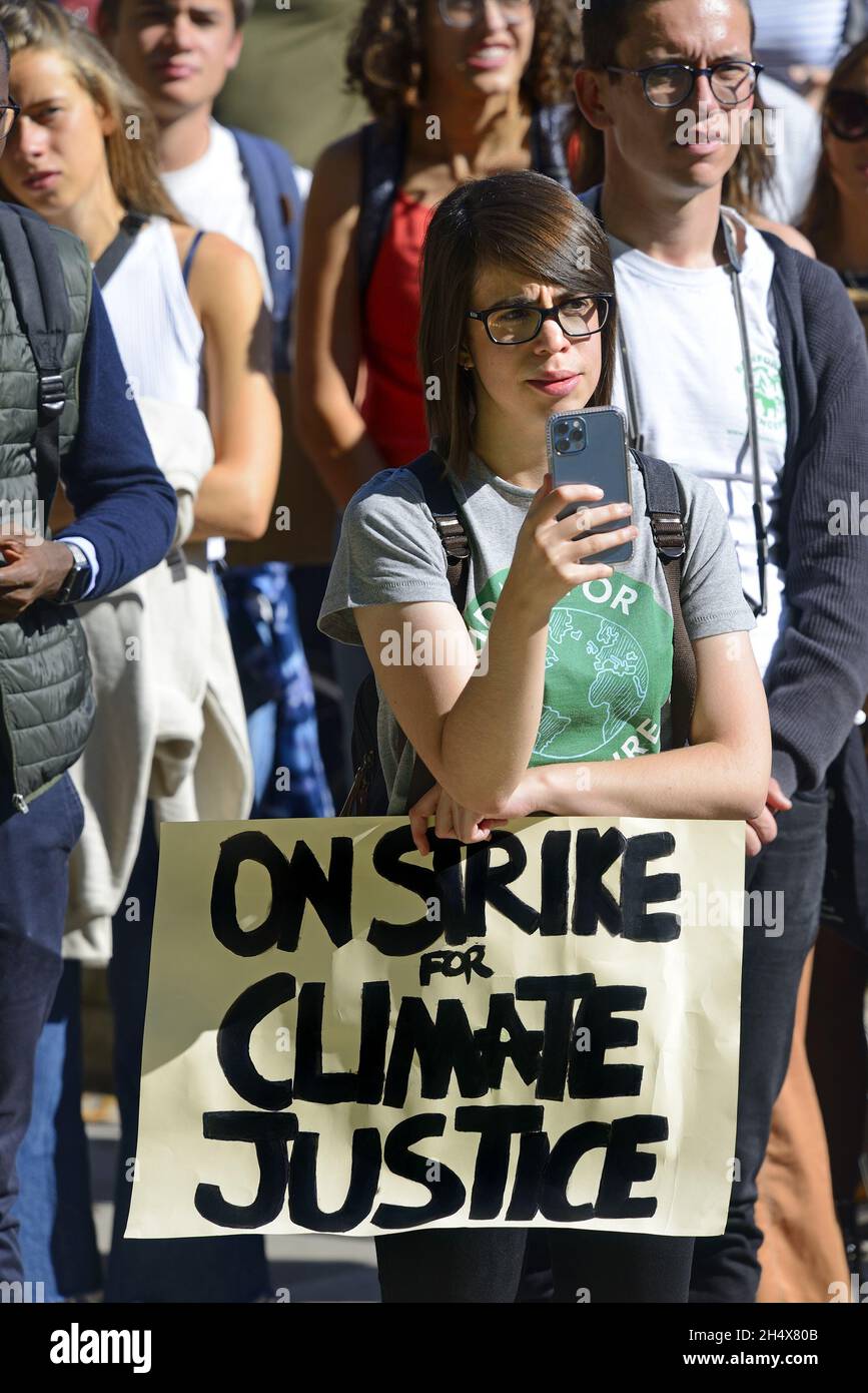London, UK. Fridays For Future environmental protest in Parliament Square, 24th September 2021. Stock Photo