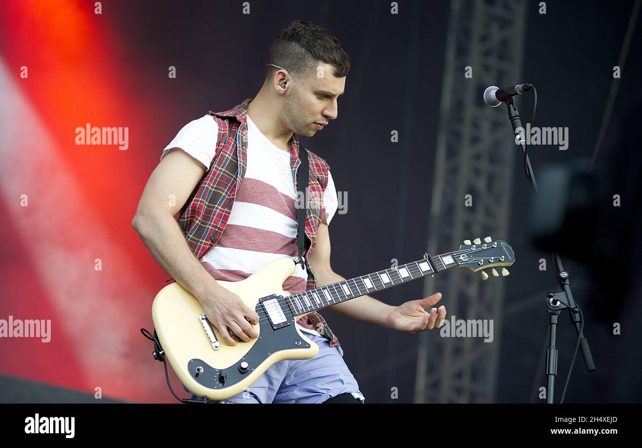 Jack antonoff hi-res stock photography and images - Alamy