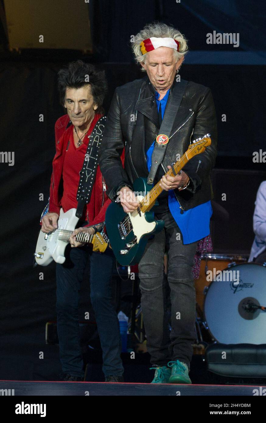 Keith Richards and Ronnie Wood of The Rolling Stones perform on stage at Ricoh Arena on June 02, 2018 in Coventry, England. Picture date: Saturday 02 June, 2018. Photo credit: Katja Ogrin/ EMPICS Entertainment. Stock Photo